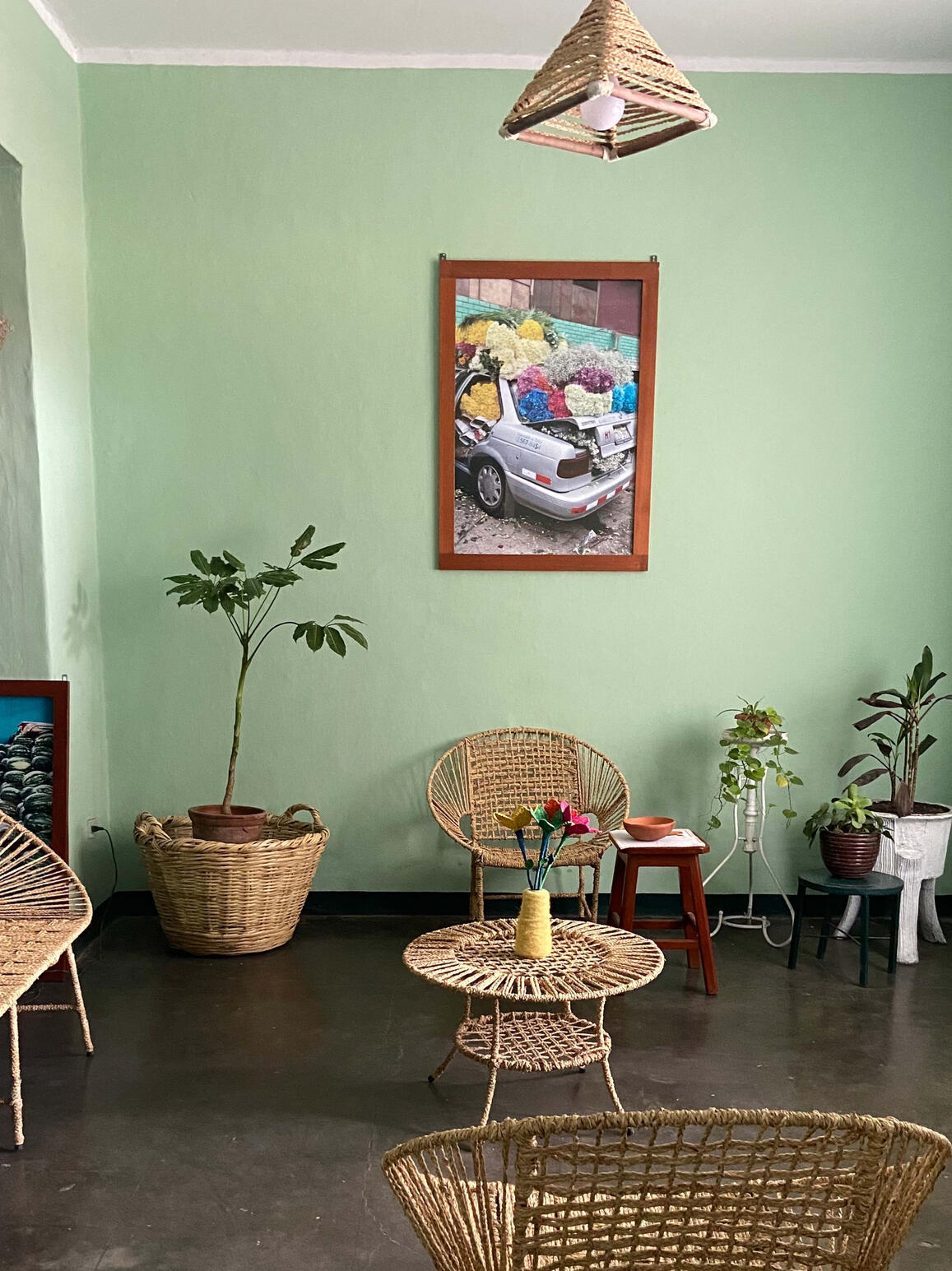 Mobilier tissé à la main en junco