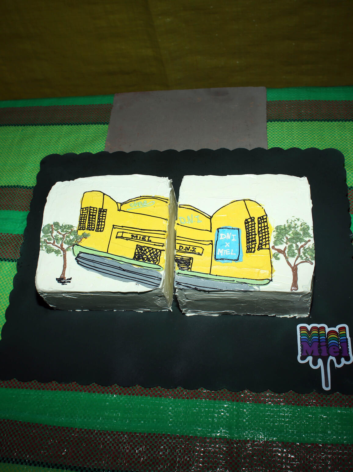 "La torta D.N.I" - Miel x D.N.I